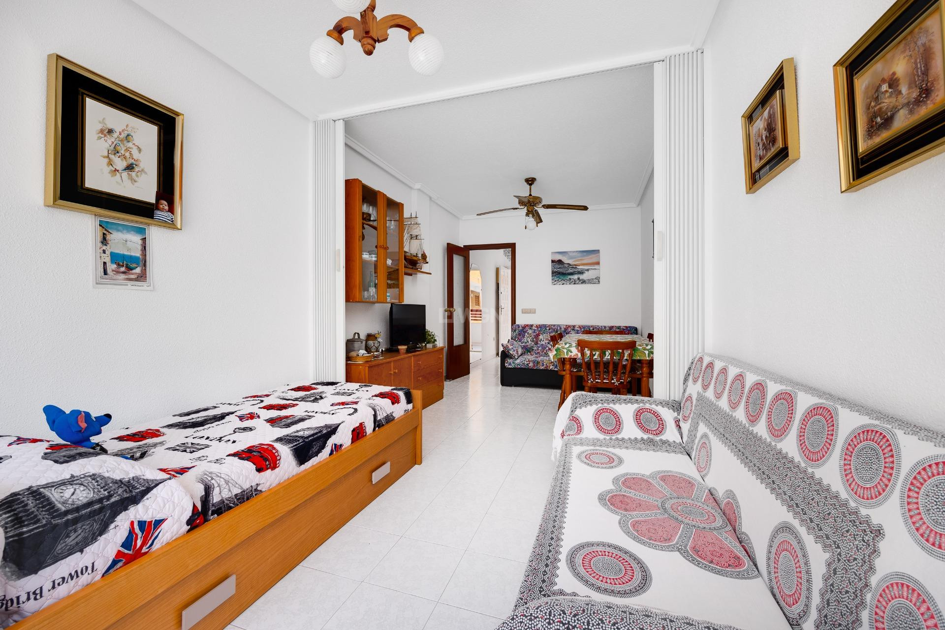 Resale - Apartment / flat - Torrevieja - Centro