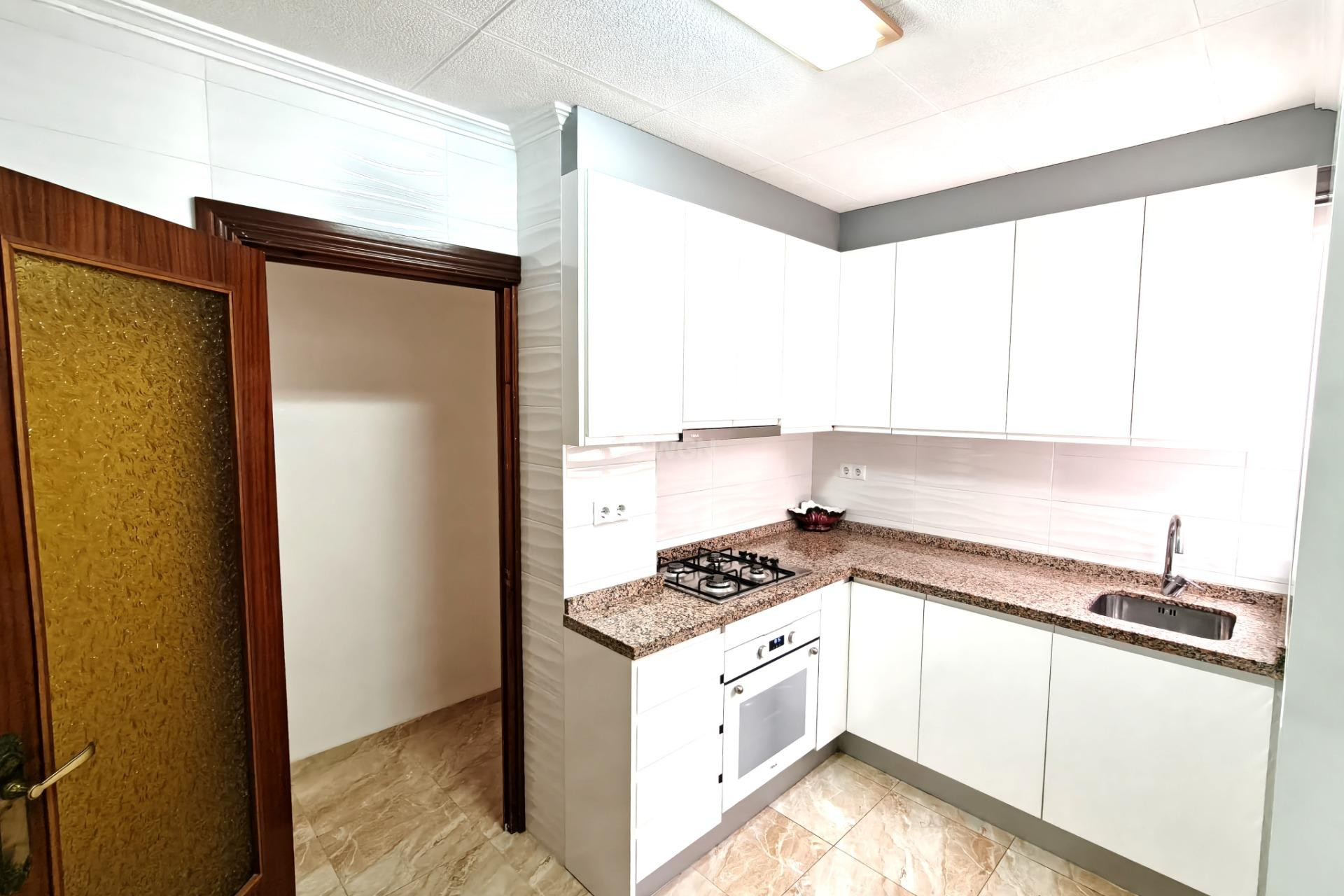 Resale - Apartment / flat - Torrevieja - Centro