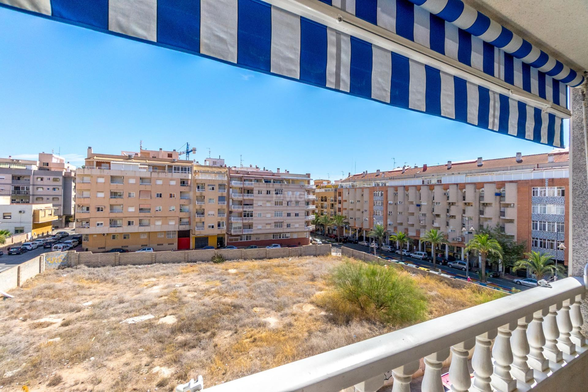 Resale - Apartment / flat - Torrevieja - Centro