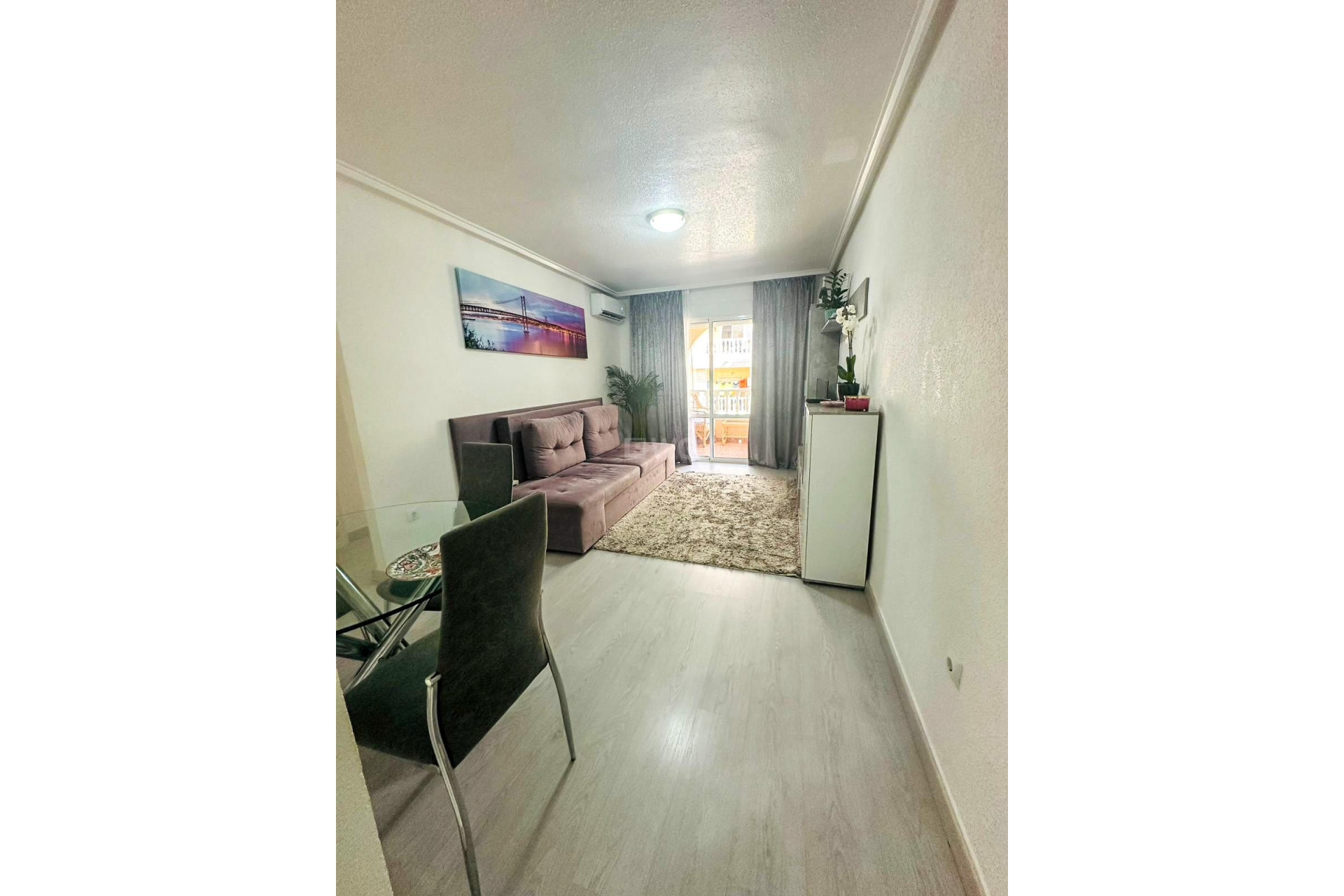Resale - Apartment / flat - Torrevieja - Centro