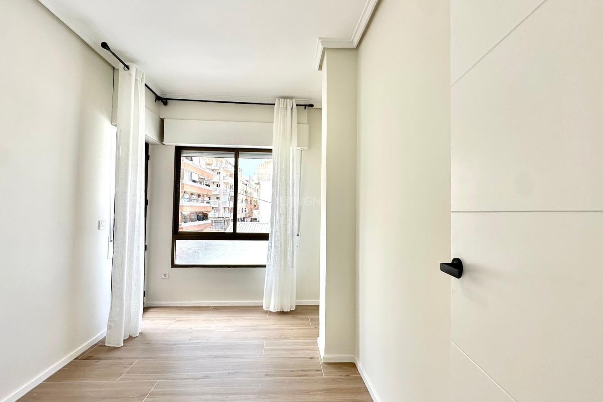 Resale - Apartment / flat - Torrevieja - Centro