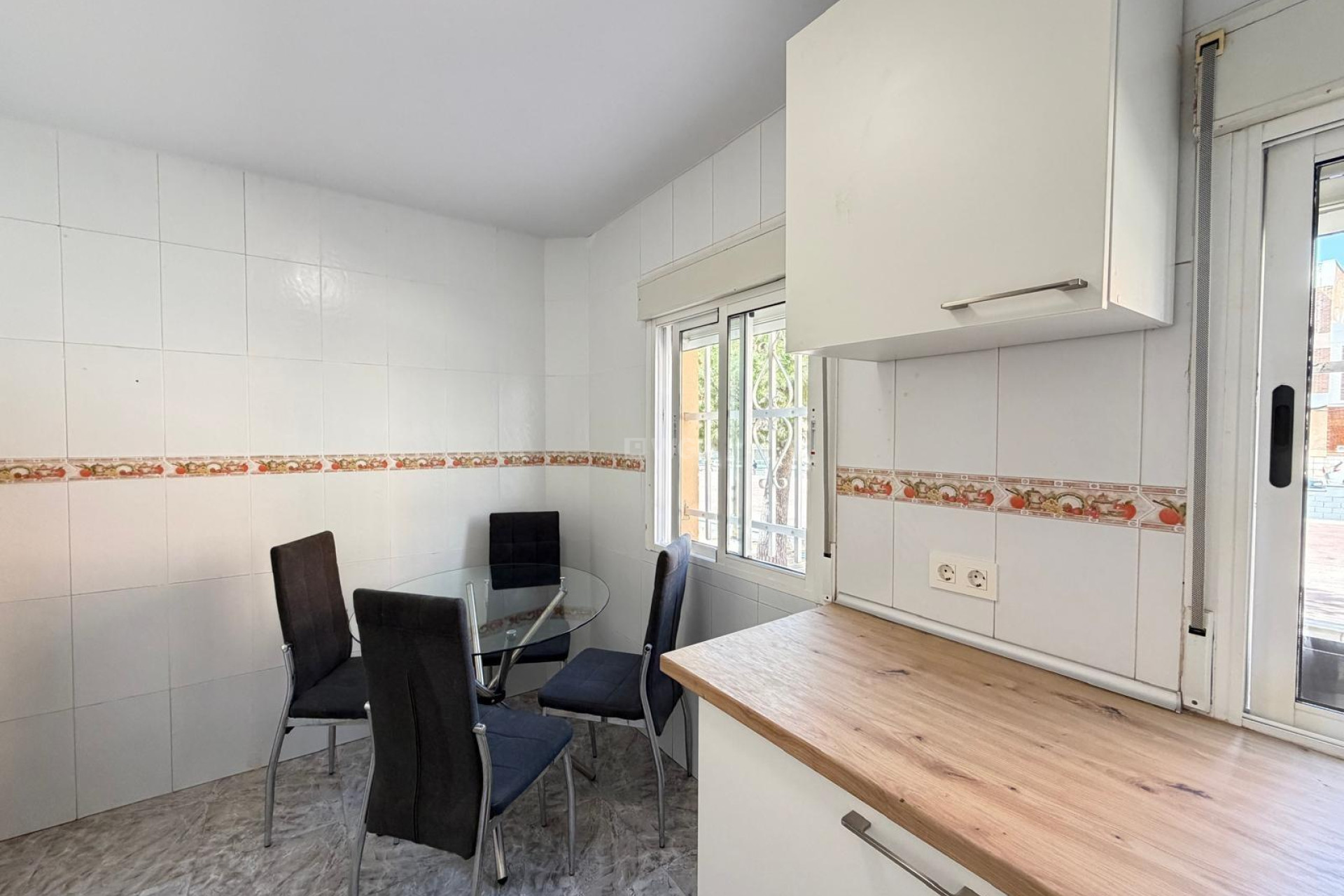 Resale - Apartment / flat - Torrevieja - Centro