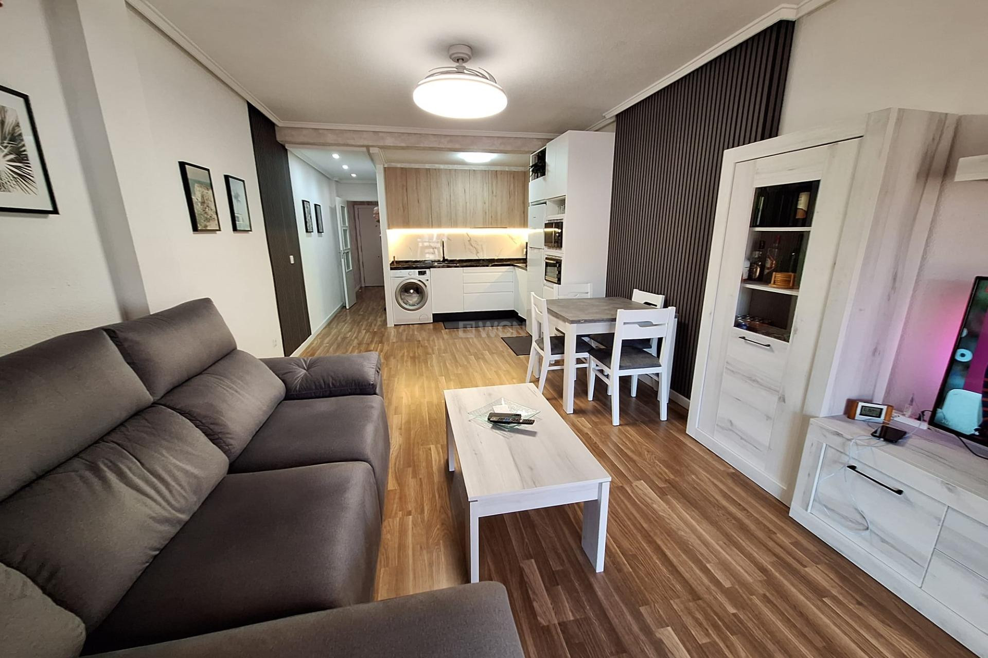 Resale - Apartment / flat - Torrevieja - Centro