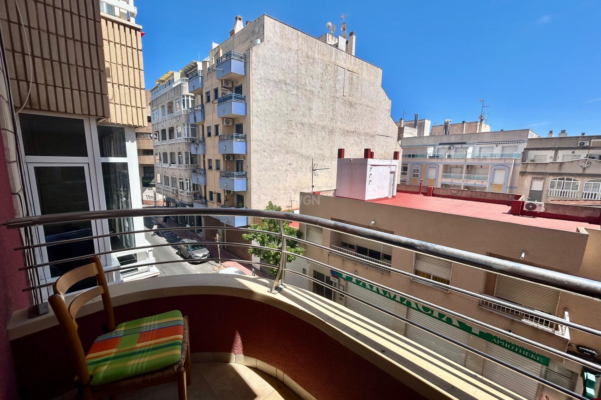 Resale - Apartment / flat - Torrevieja - Centro