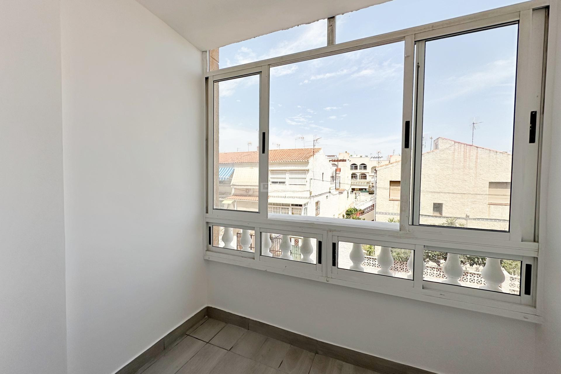 Resale - Apartment / flat - Torrevieja - Centro