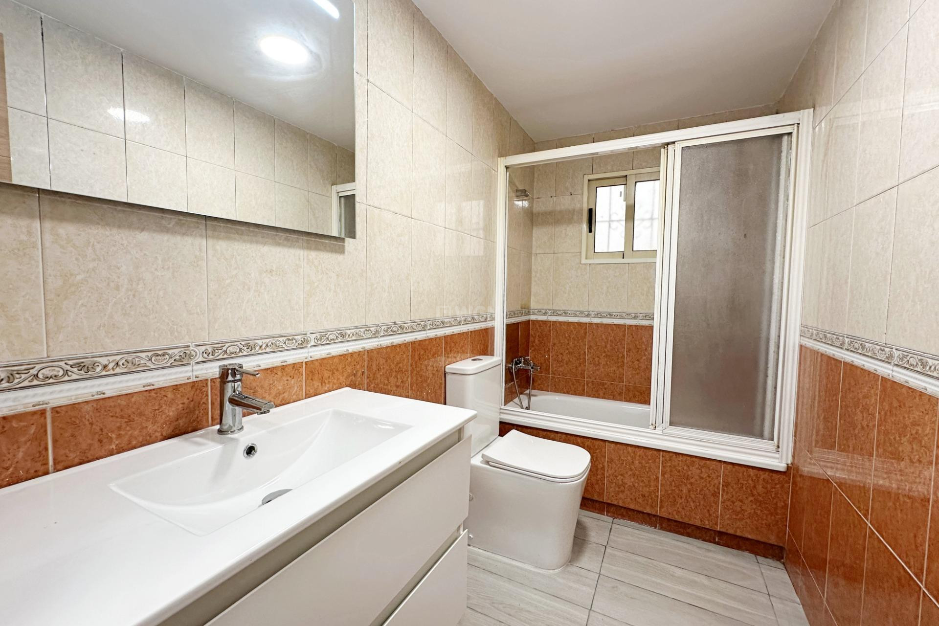 Resale - Apartment / flat - Torrevieja - Centro