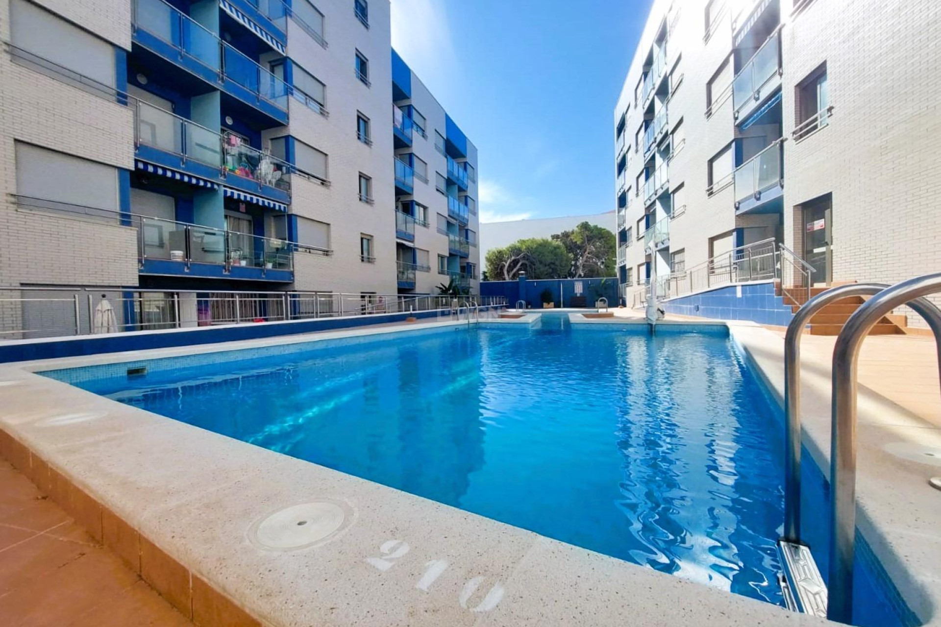 Resale - Apartment / flat - Torrevieja - Costa Blanca