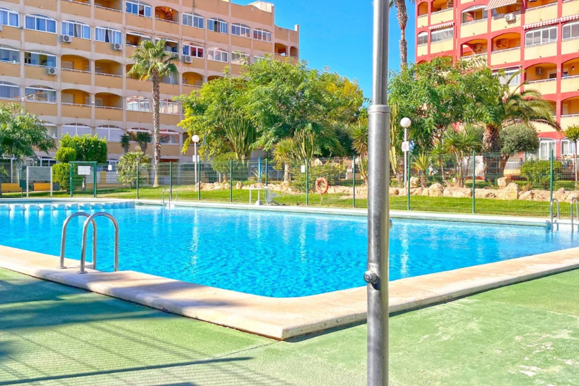 Resale - Apartment / flat - Torrevieja - Costa Blanca