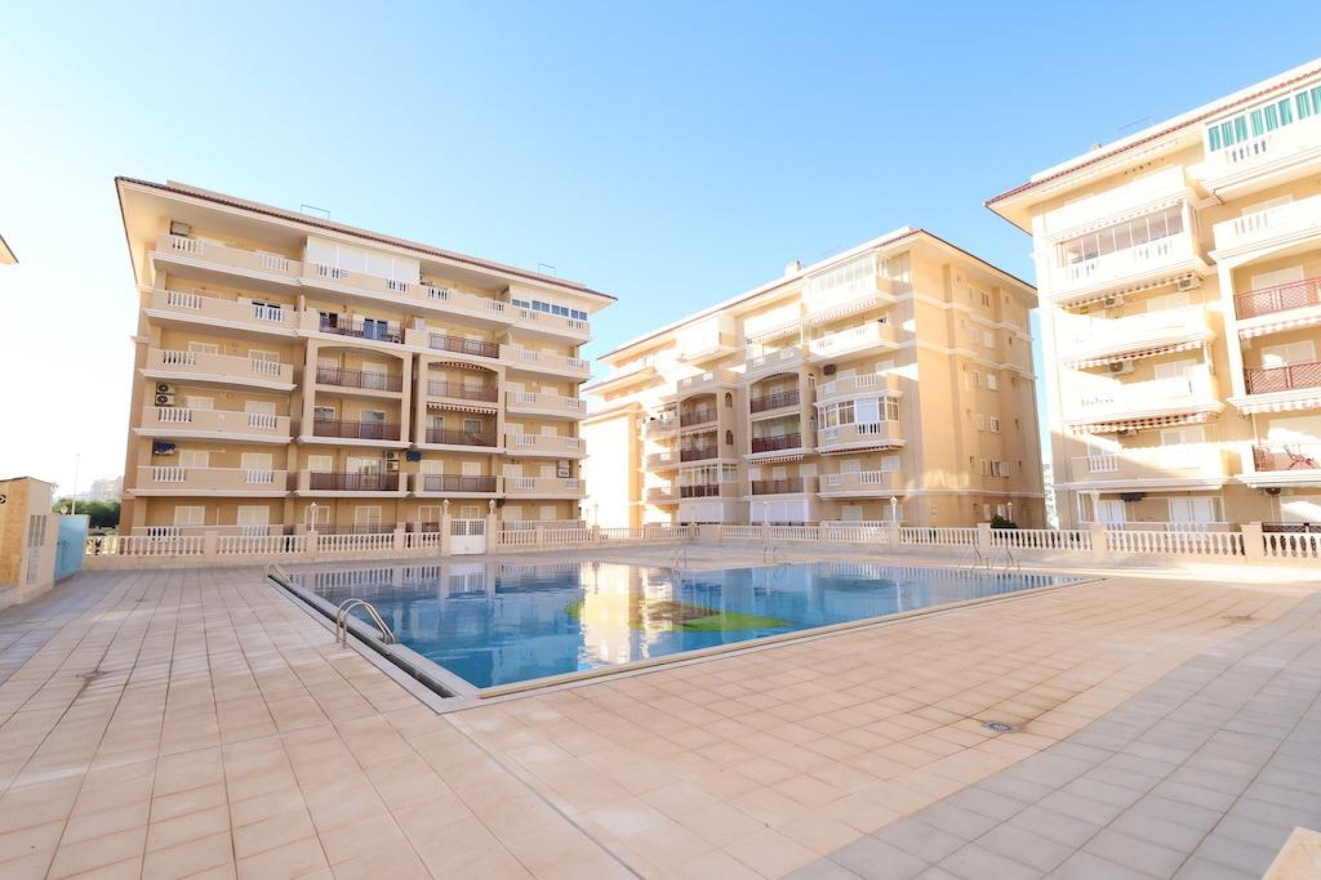 Resale - Apartment / flat - Torrevieja - Costa Blanca