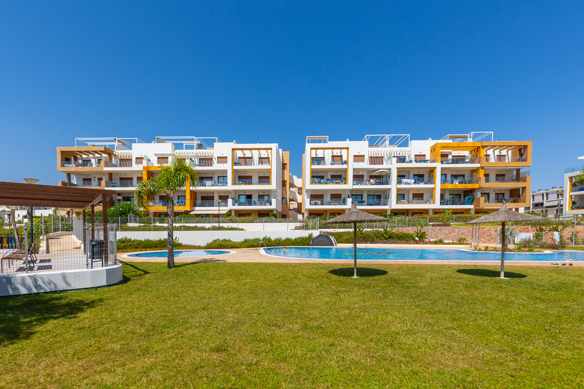 Resale - Apartment / flat - Torrevieja - Costa Blanca