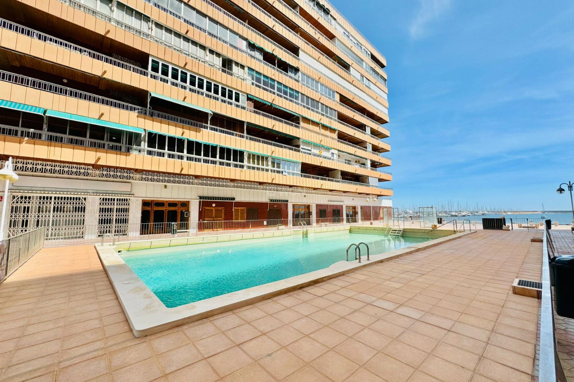 Resale - Apartment / flat - Torrevieja - Costa Blanca