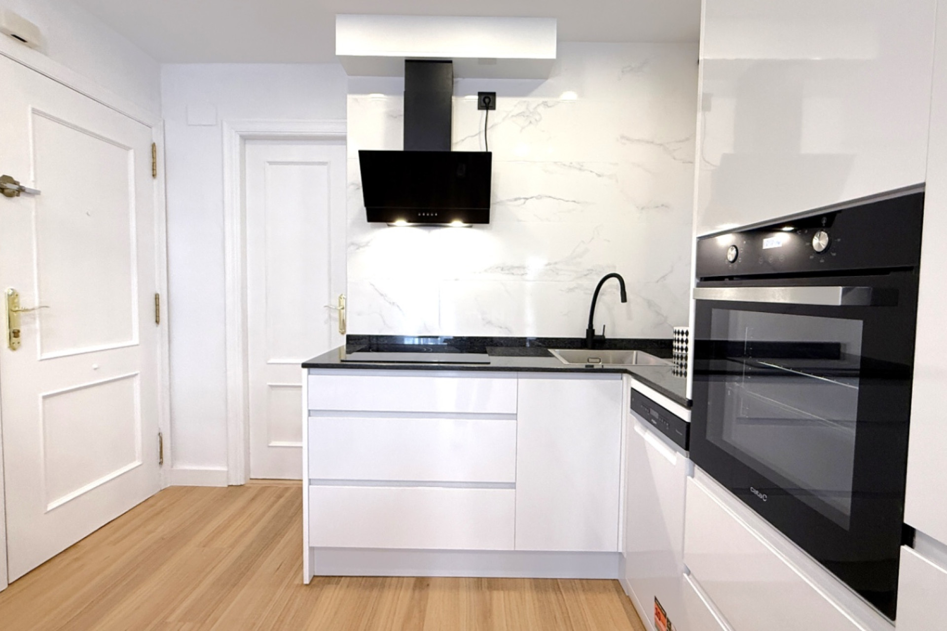 Resale - Apartment / flat - Torrevieja - Costa Blanca
