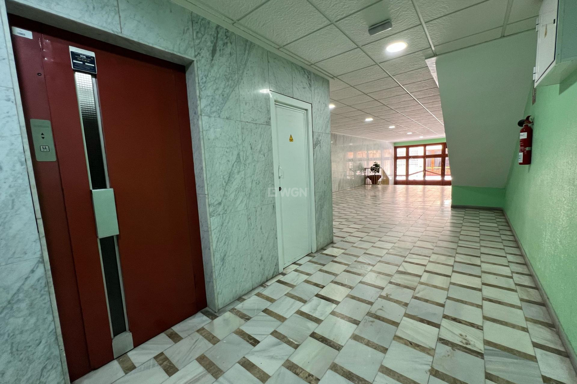 Resale - Apartment / flat - Torrevieja - El Acequión - Los Náufragos