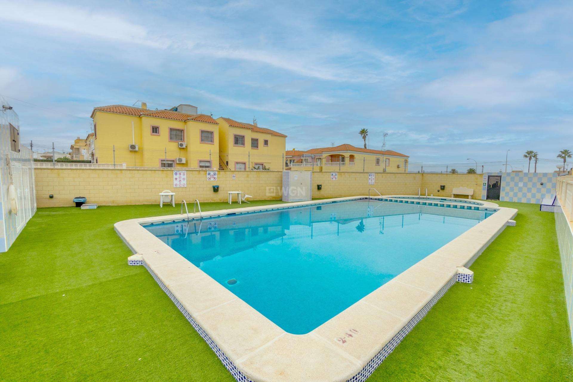 Resale - Apartment / flat - Torrevieja - El Chaparral
