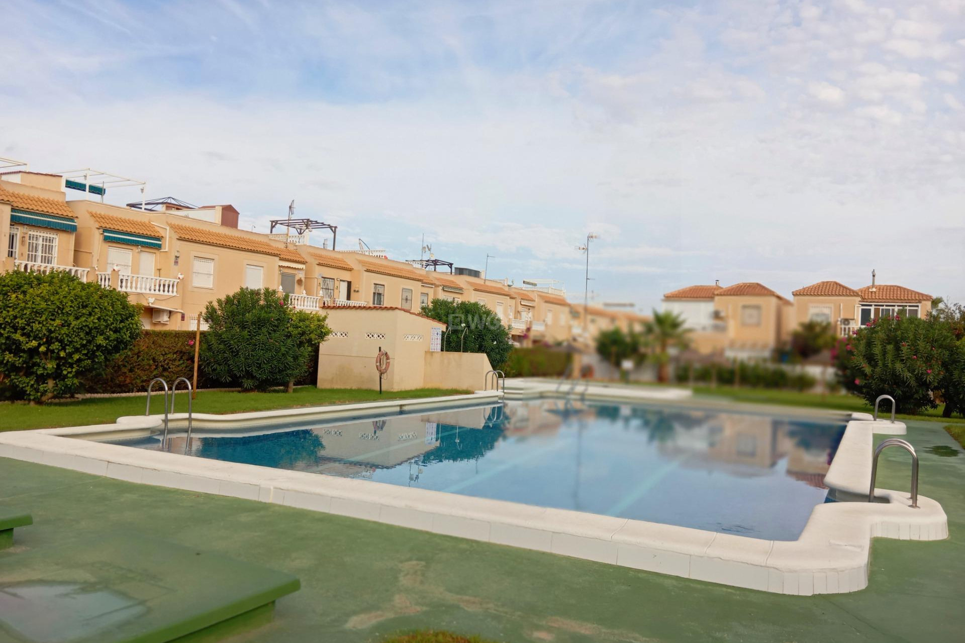 Resale - Apartment / flat - Torrevieja - El Limonar