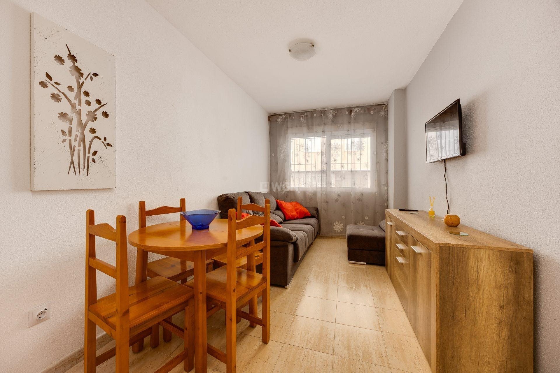 Resale - Apartment / flat - Torrevieja - Estacion De Autobuses