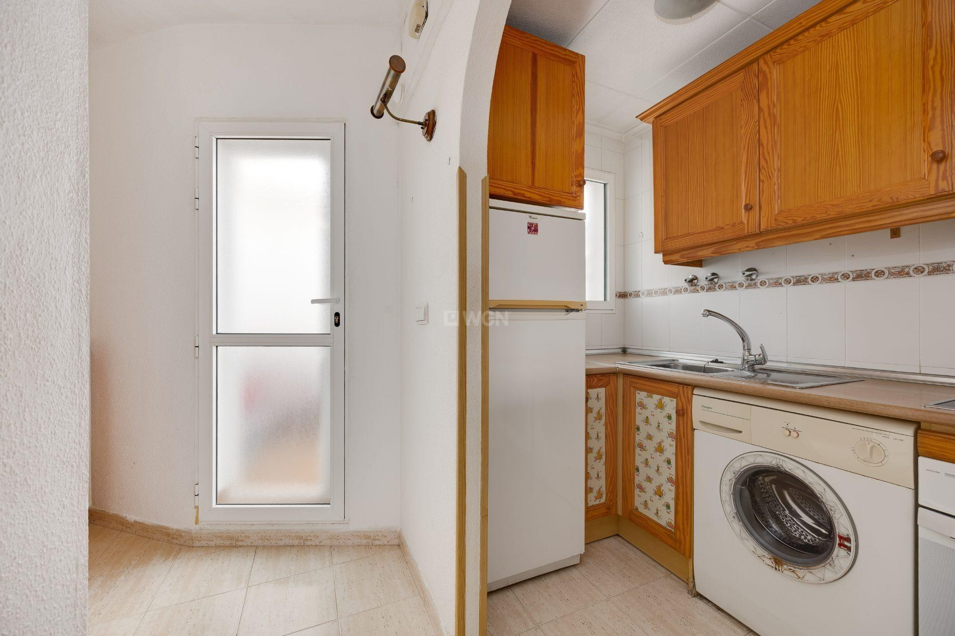 Resale - Apartment / flat - Torrevieja - Estacion De Autobuses