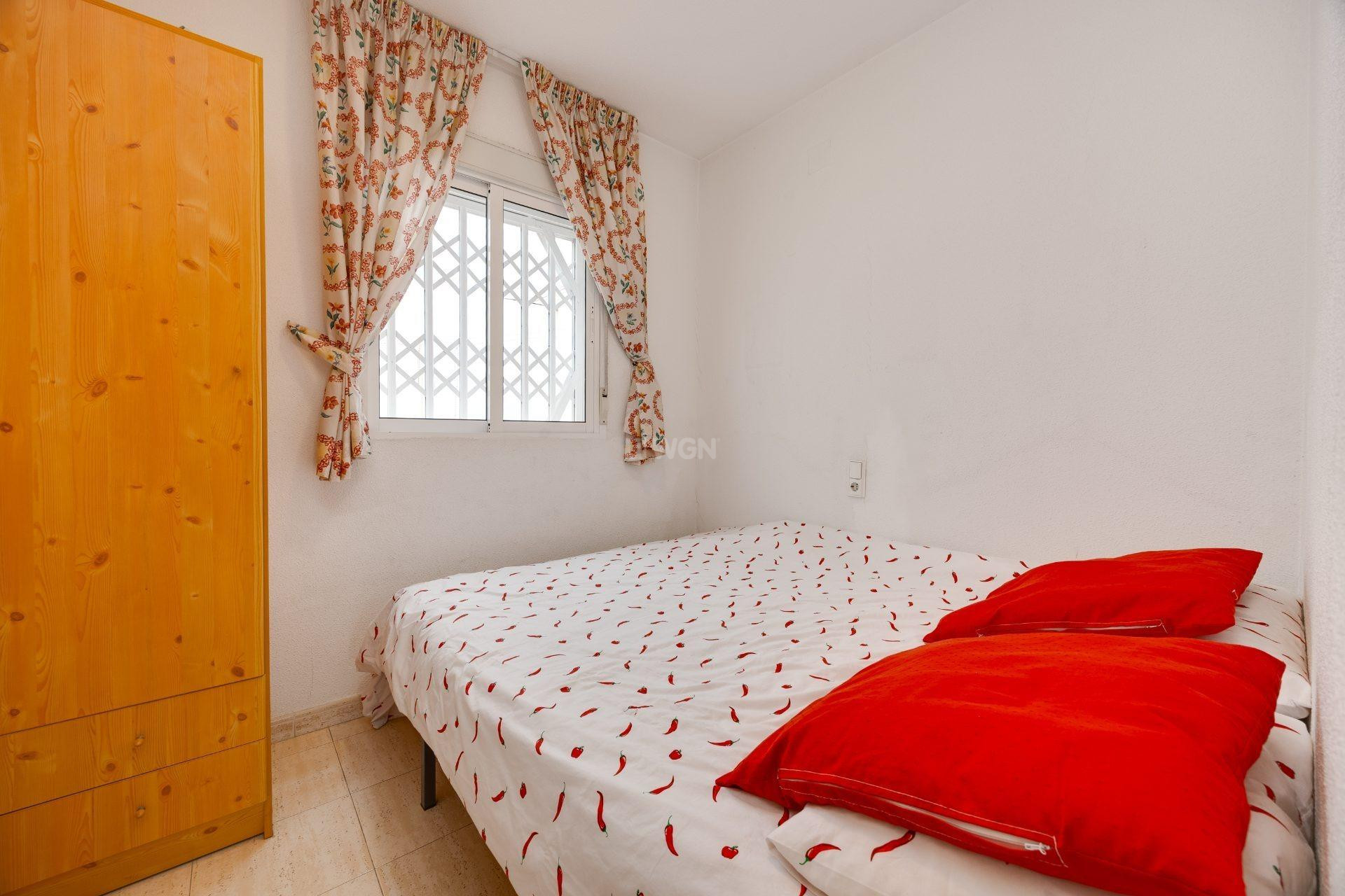 Resale - Apartment / flat - Torrevieja - Estacion De Autobuses