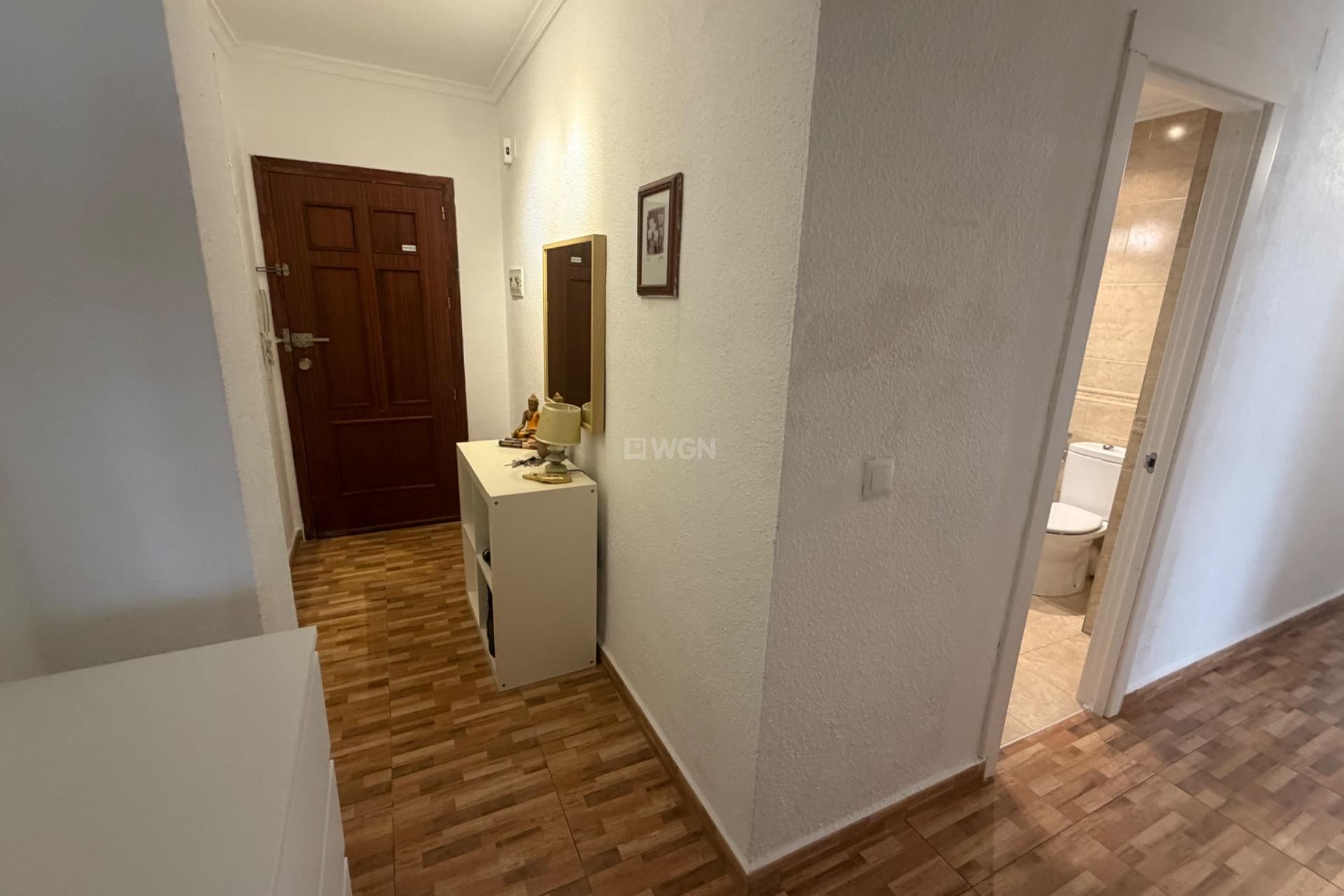 Resale - Apartment / flat - Torrevieja - Estacion De Autobuses