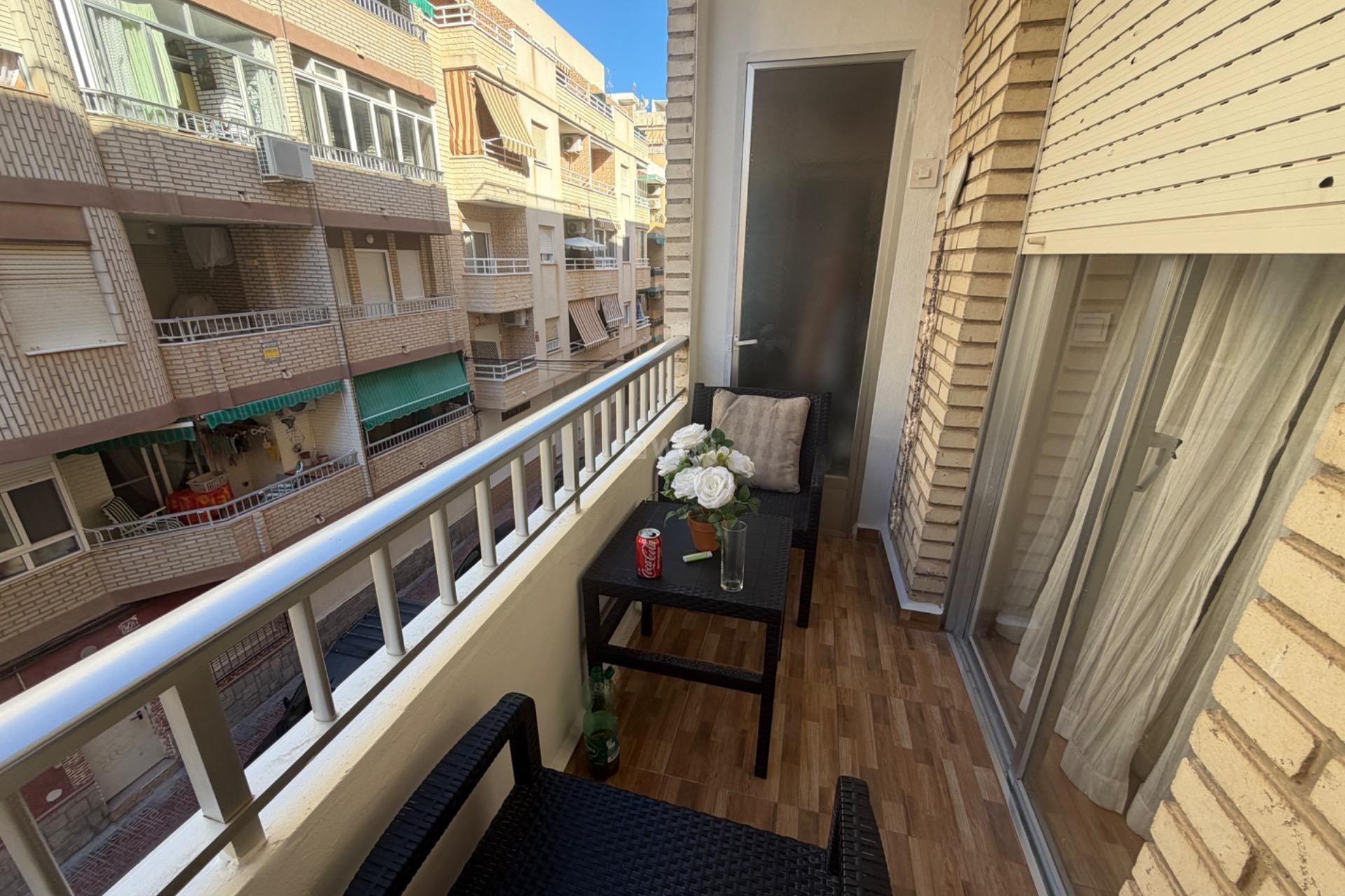 Resale - Apartment / flat - Torrevieja - Estacion De Autobuses