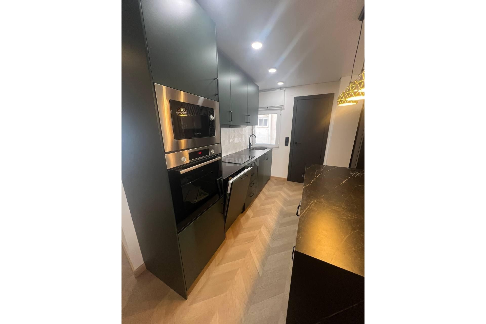 Resale - Apartment / flat - Torrevieja - Estacion De Autobuses