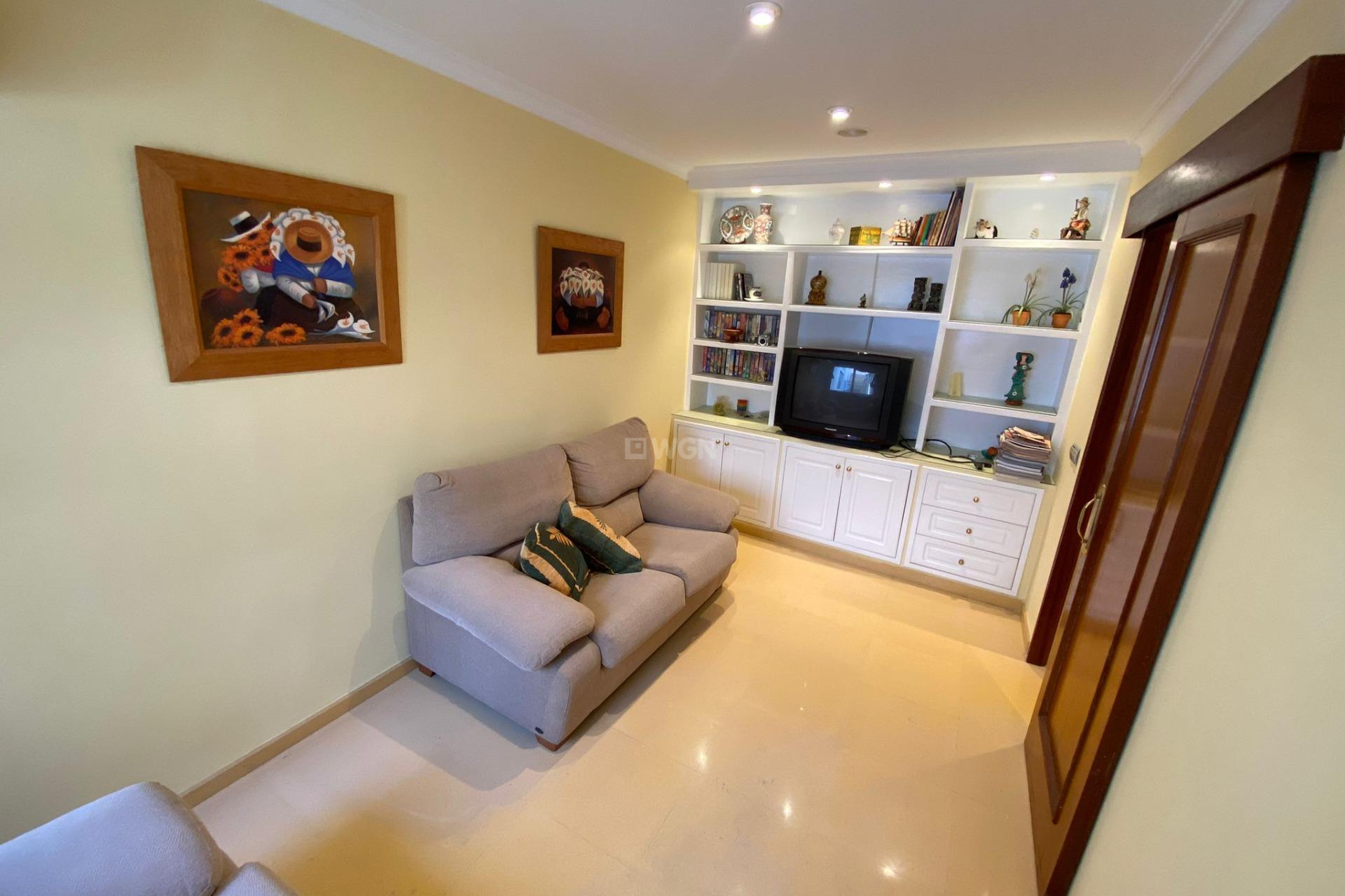 Resale - Apartment / flat - Torrevieja - Estacion De Autobuses