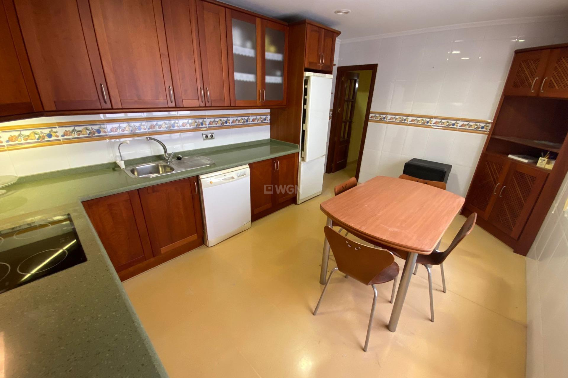 Resale - Apartment / flat - Torrevieja - Estacion De Autobuses