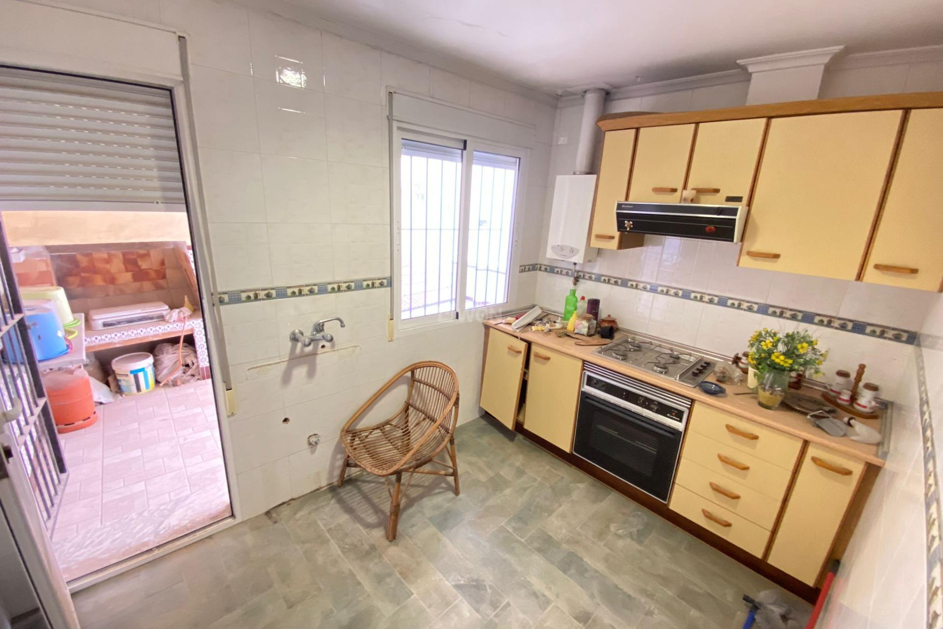 Resale - Apartment / flat - Torrevieja - Estacion De Autobuses