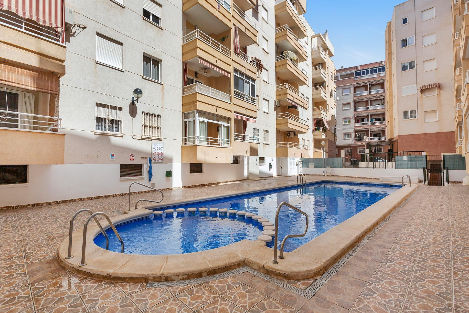 Resale - Apartment / flat - Torrevieja - Estacion De Autobuses