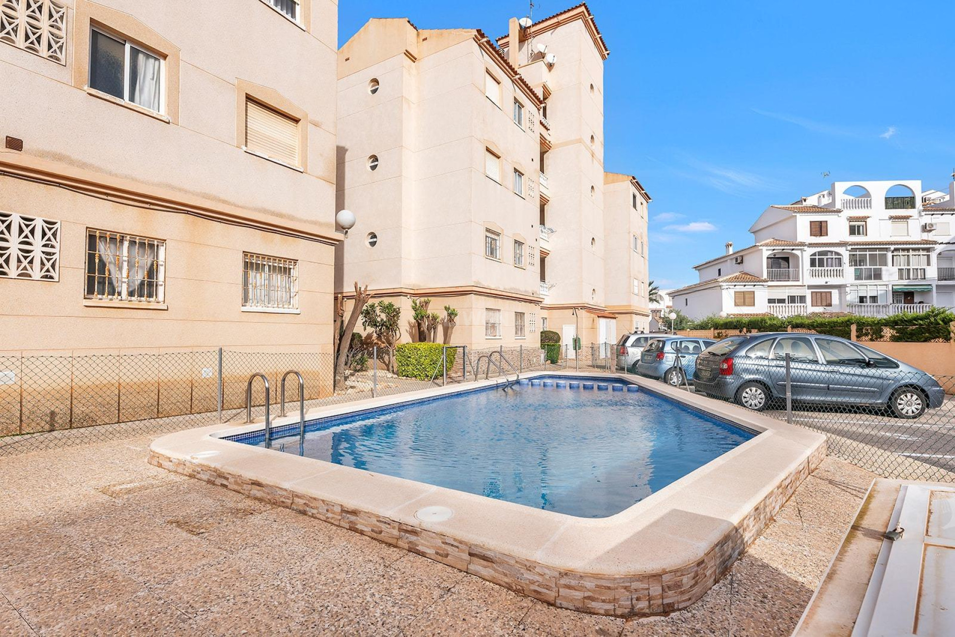 Resale - Apartment / flat - Torrevieja - Estacion De Autobuses