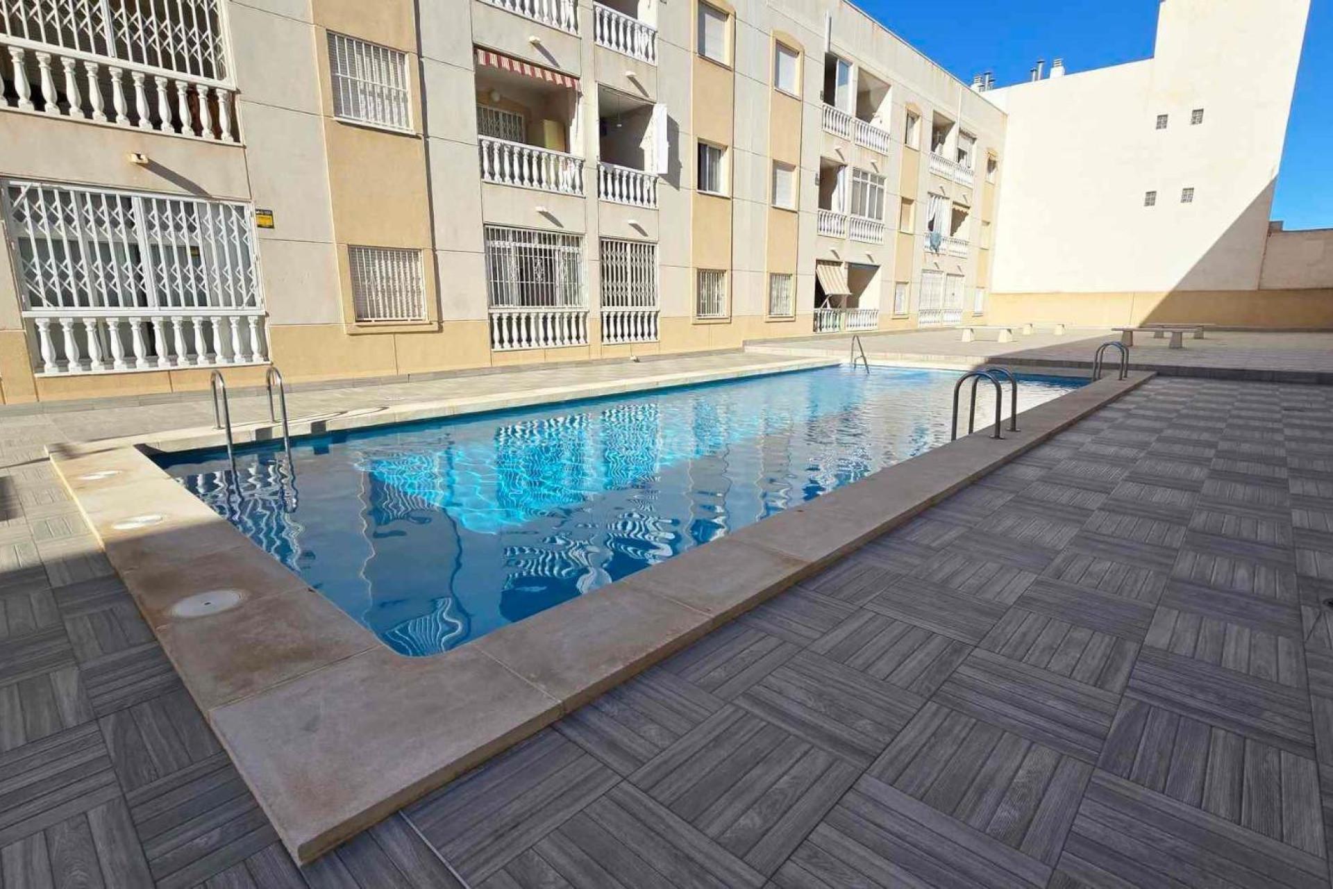 Resale - Apartment / flat - Torrevieja - Estacion De Autobuses