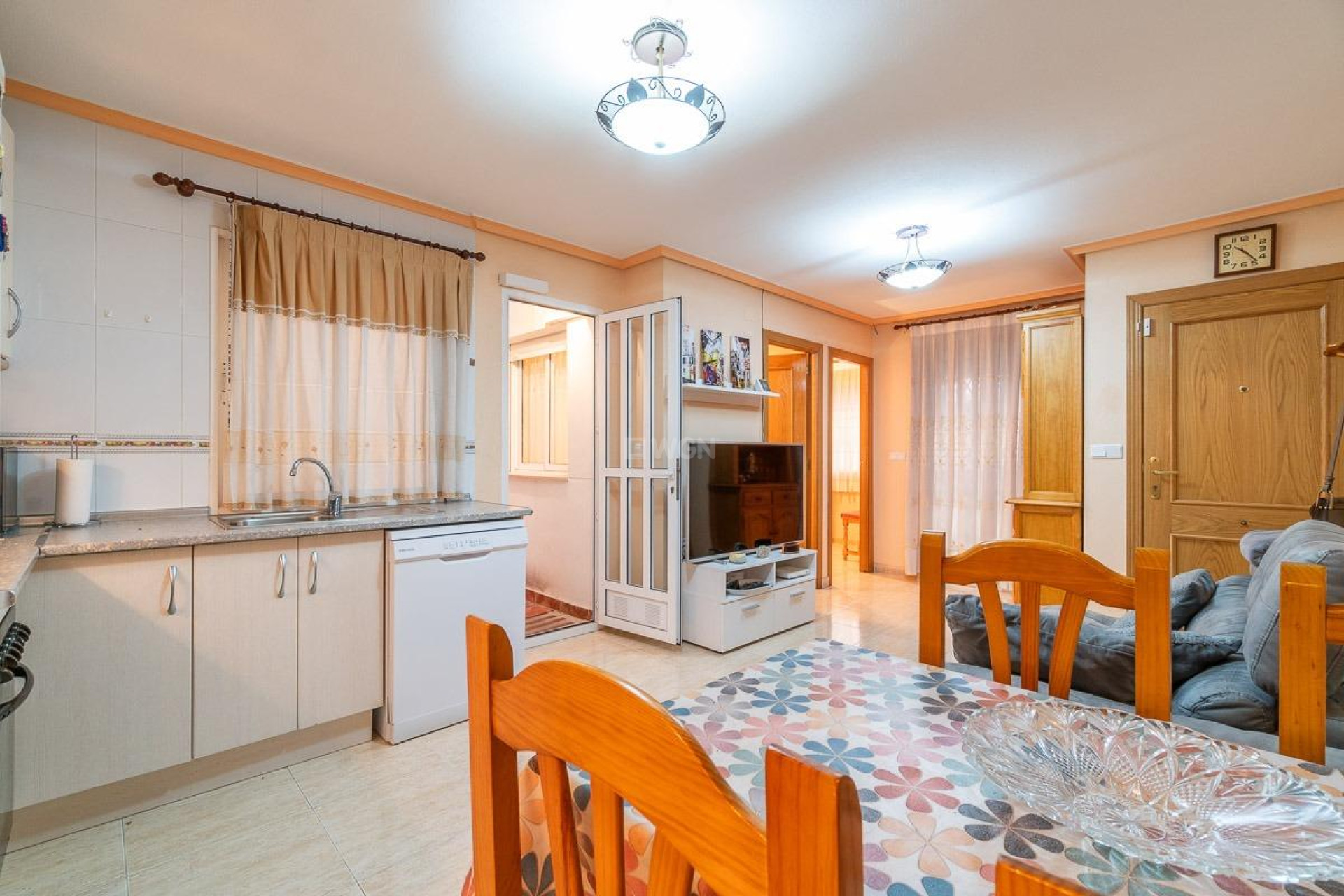 Resale - Apartment / flat - Torrevieja - Estacion De Autobuses