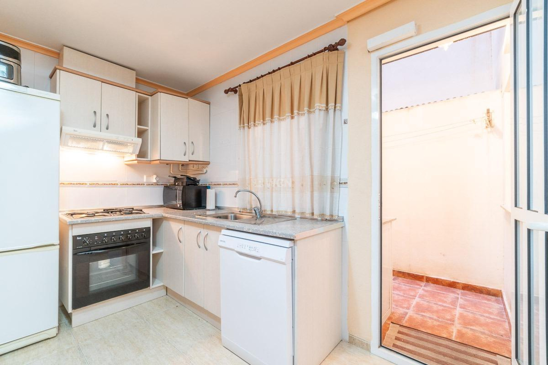 Resale - Apartment / flat - Torrevieja - Estacion De Autobuses