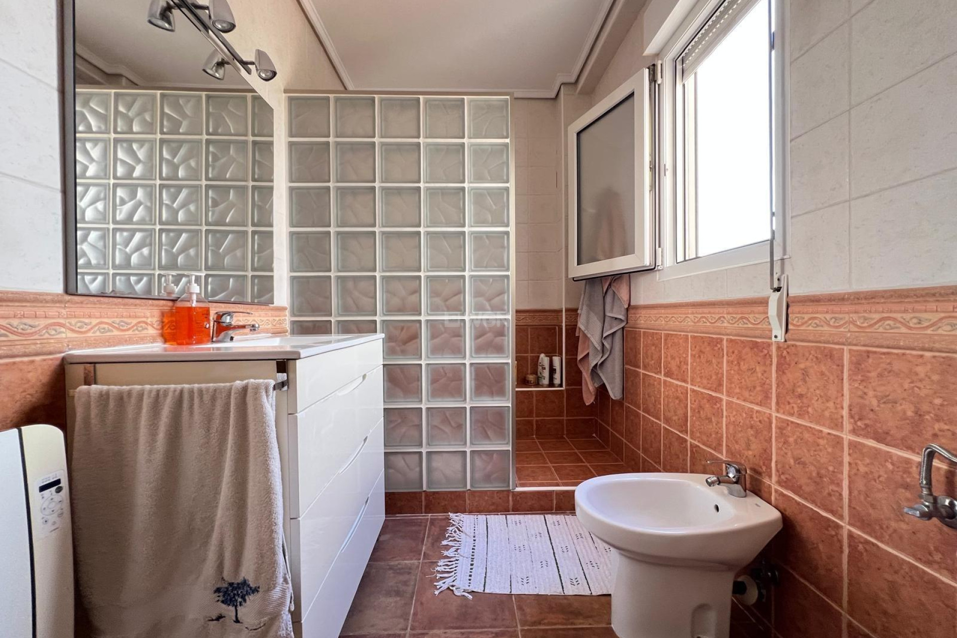 Resale - Apartment / flat - Torrevieja - Estacion De Autobuses