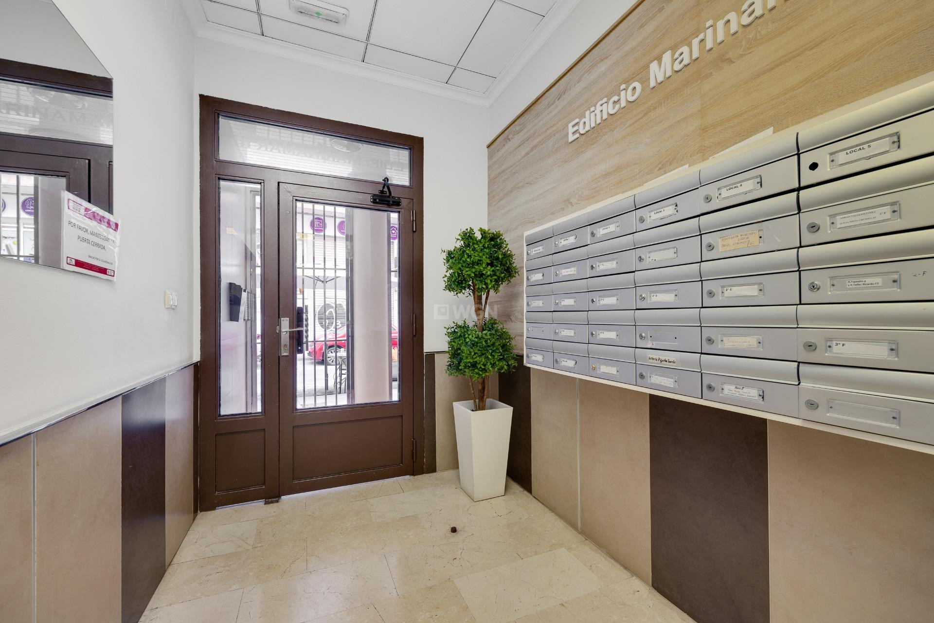 Resale - Apartment / flat - Torrevieja - Estacion De Autobuses