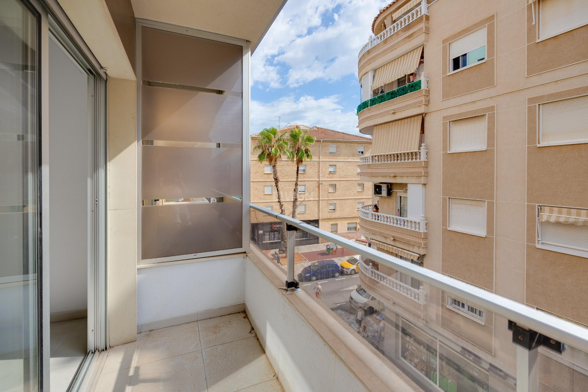 Resale - Apartment / flat - Torrevieja - Estacion De Autobuses