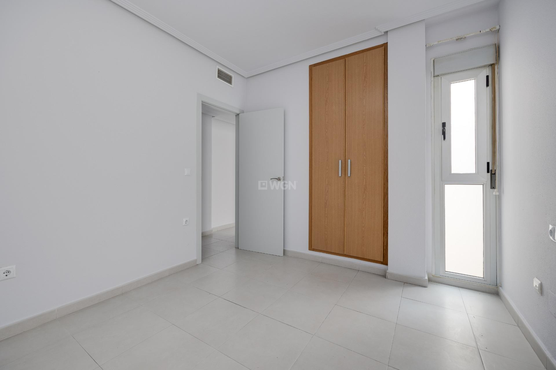 Resale - Apartment / flat - Torrevieja - Estacion De Autobuses