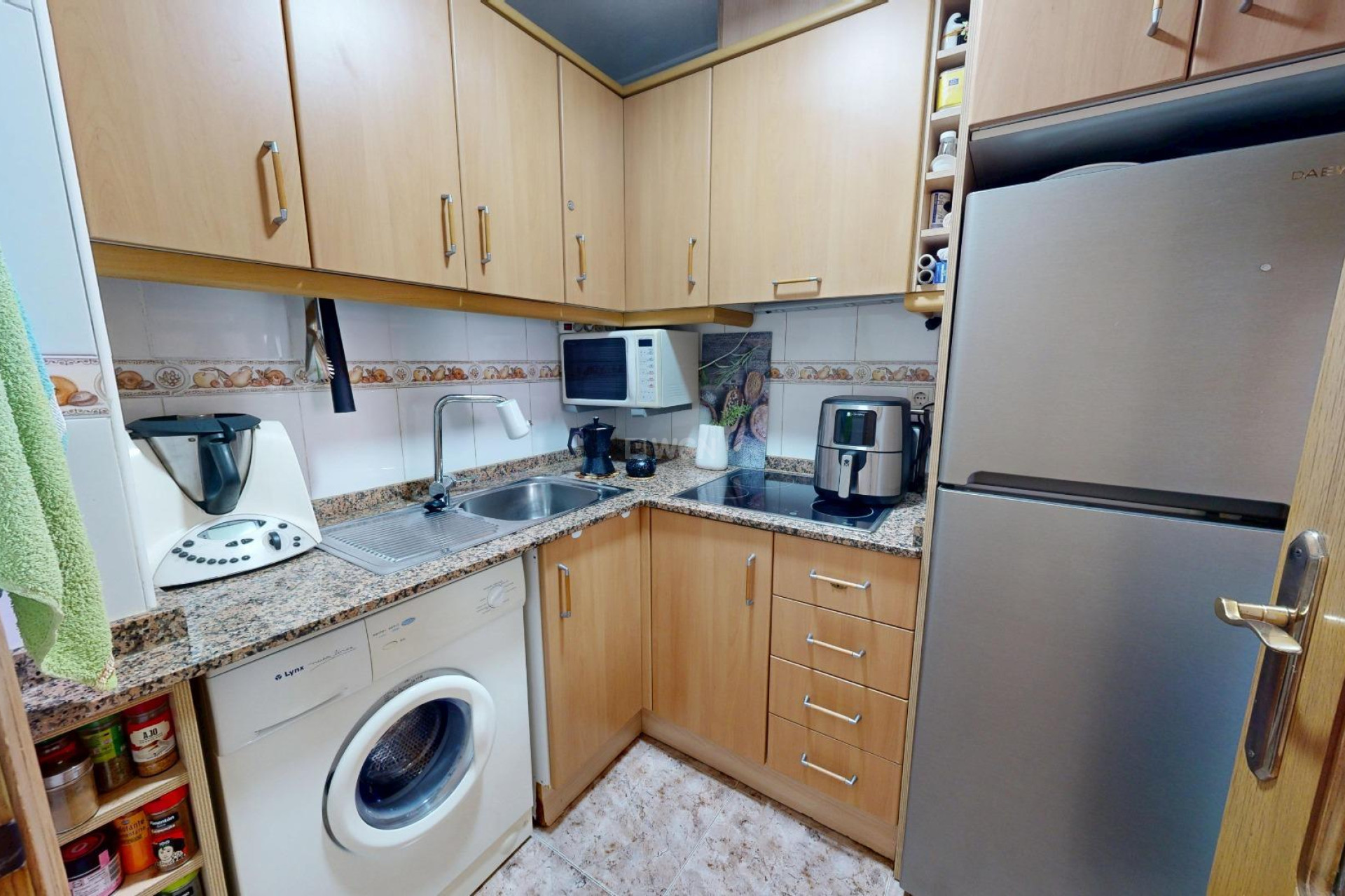 Resale - Apartment / flat - Torrevieja - Estacion De Autobuses