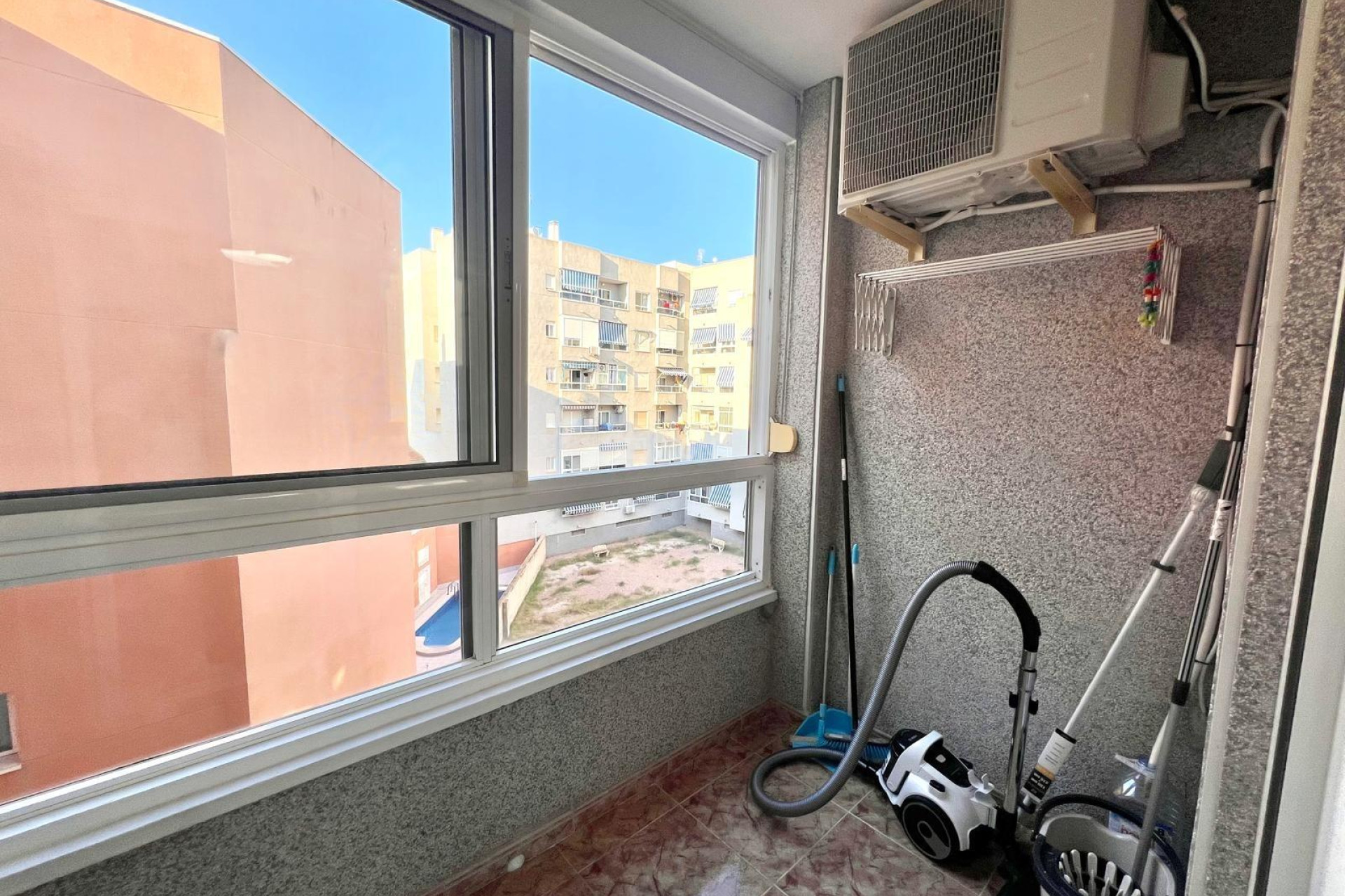 Resale - Apartment / flat - Torrevieja - Estacion De Autobuses
