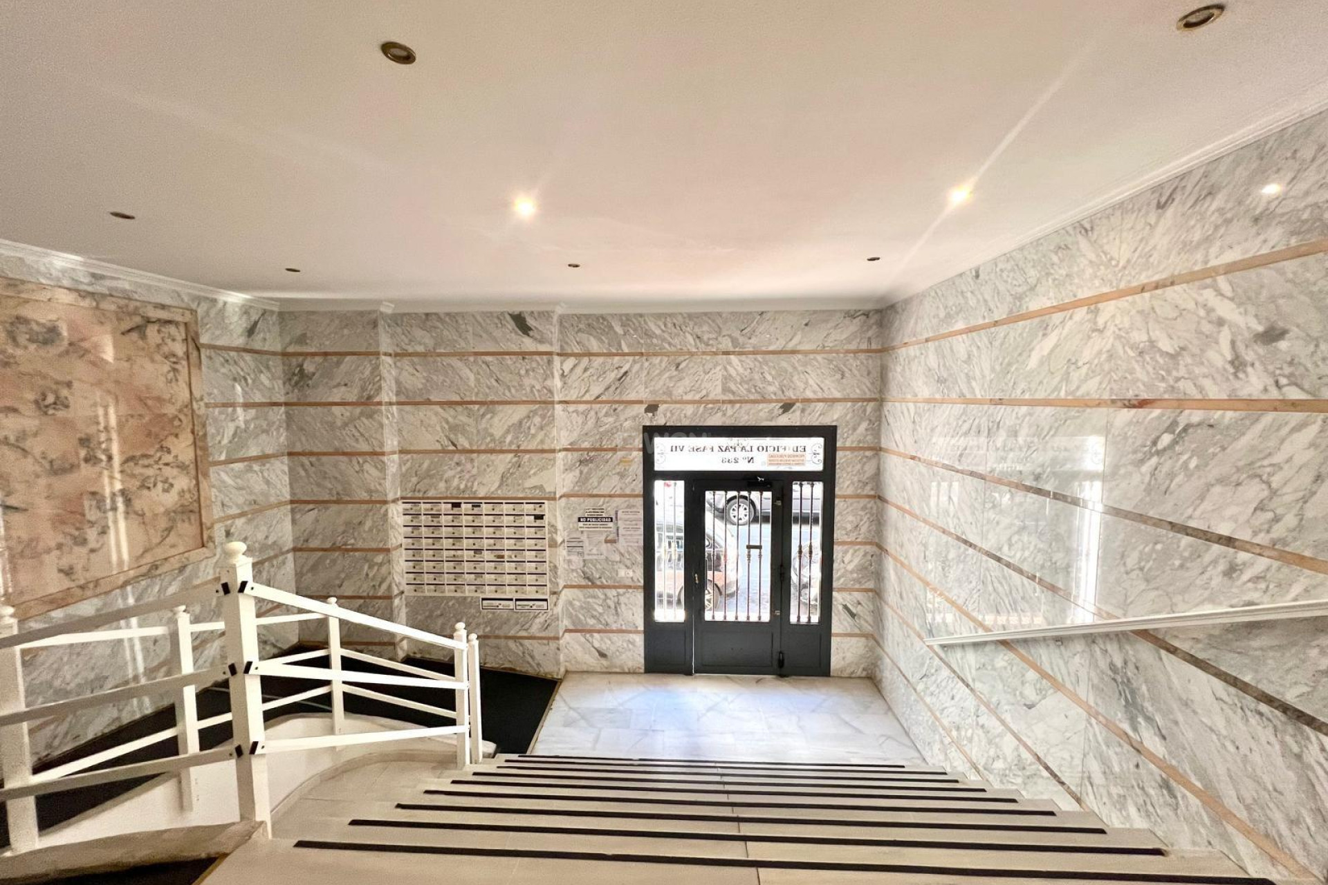 Resale - Apartment / flat - Torrevieja - Estacion De Autobuses