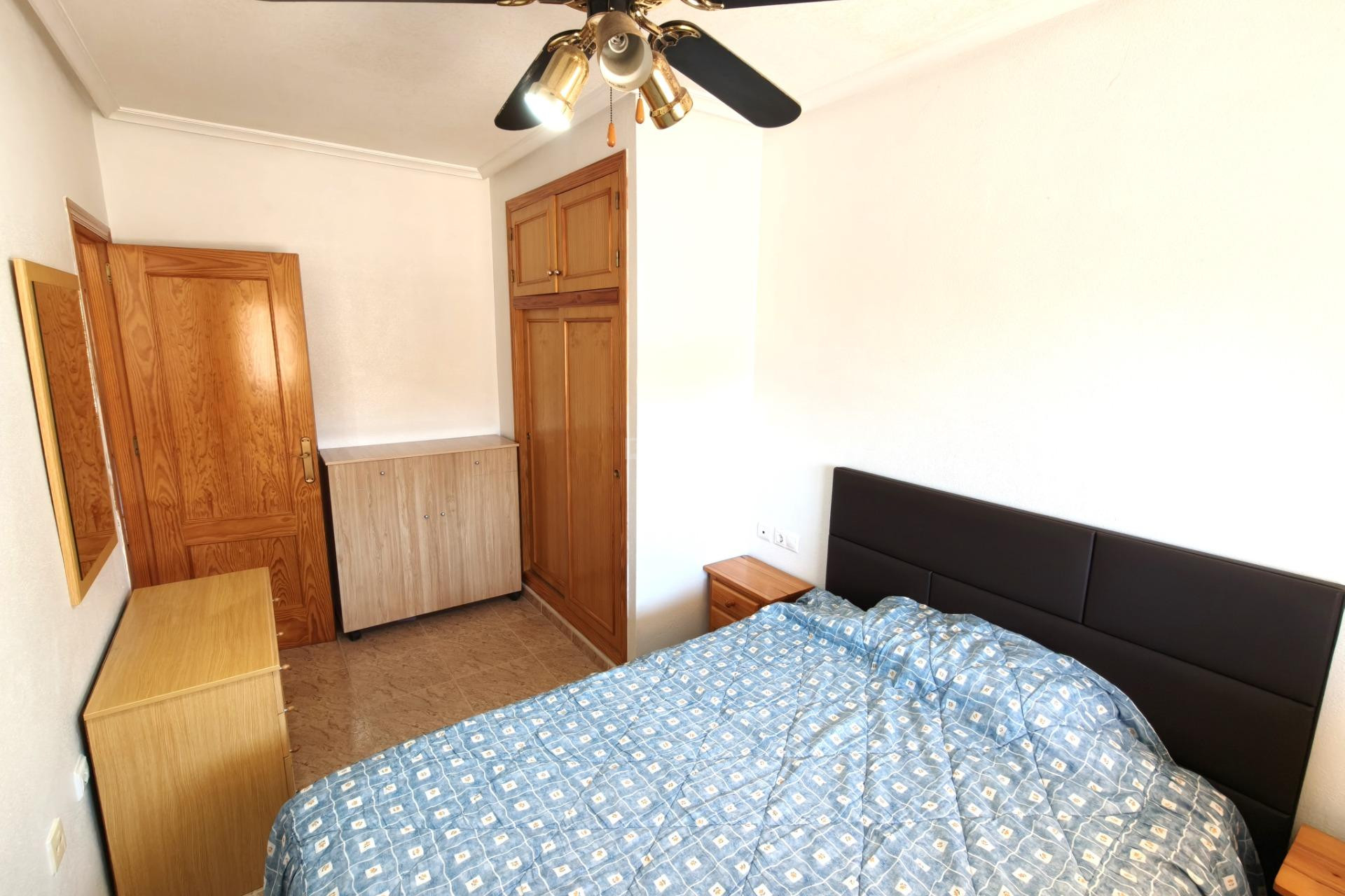 Resale - Apartment / flat - Torrevieja - Estacion De Autobuses