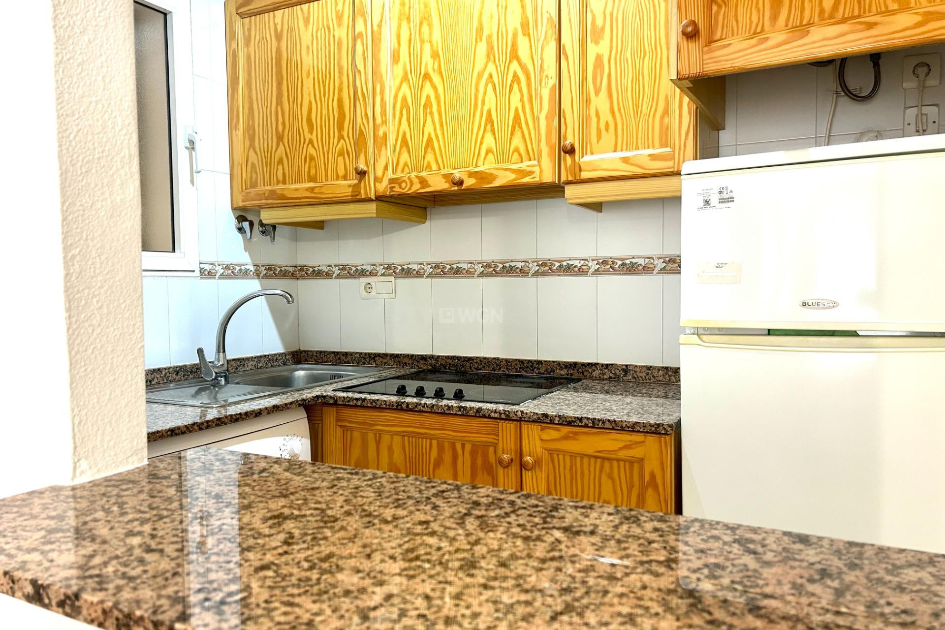 Resale - Apartment / flat - Torrevieja - Estacion De Autobuses