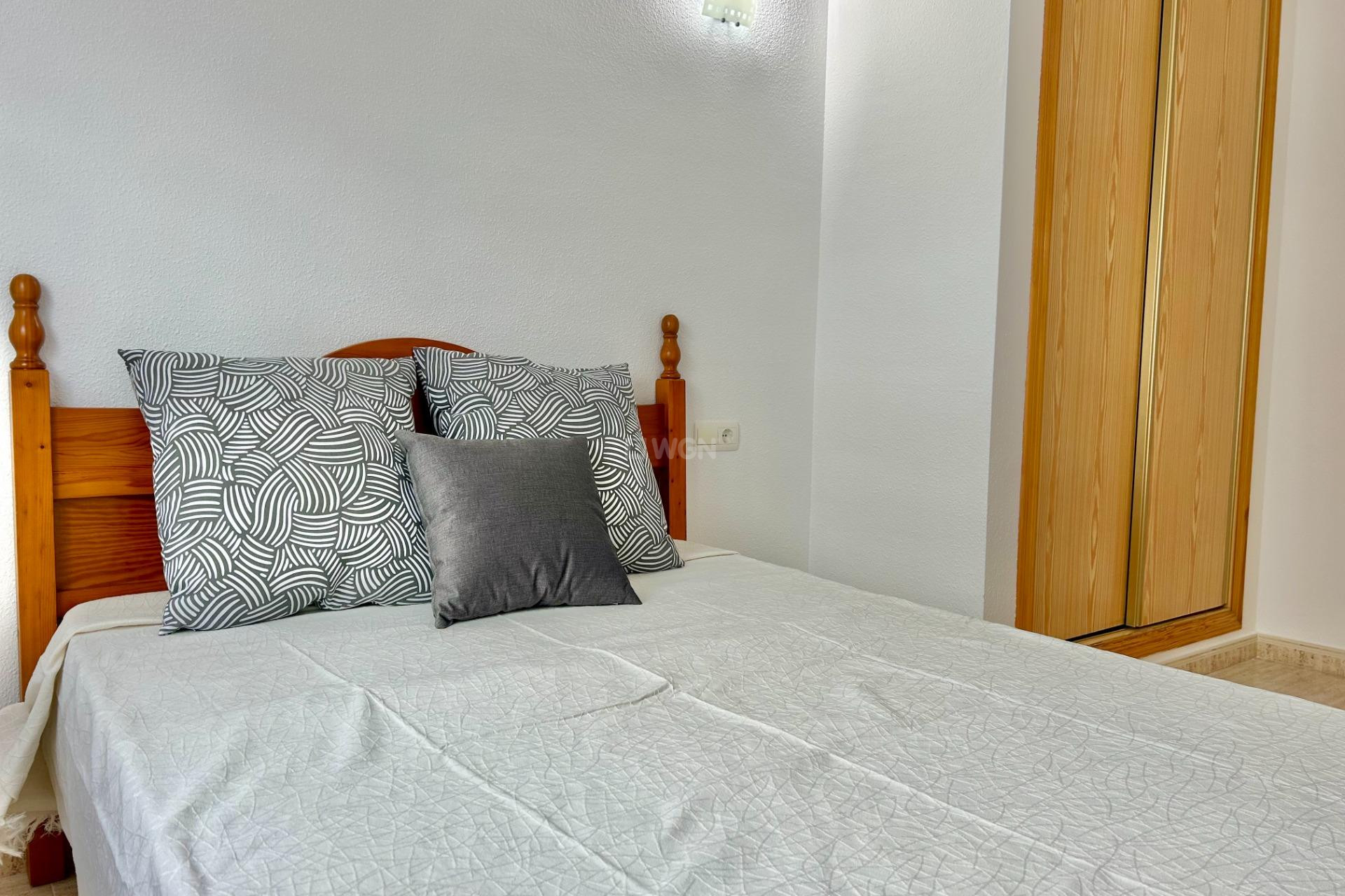 Resale - Apartment / flat - Torrevieja - Estacion De Autobuses