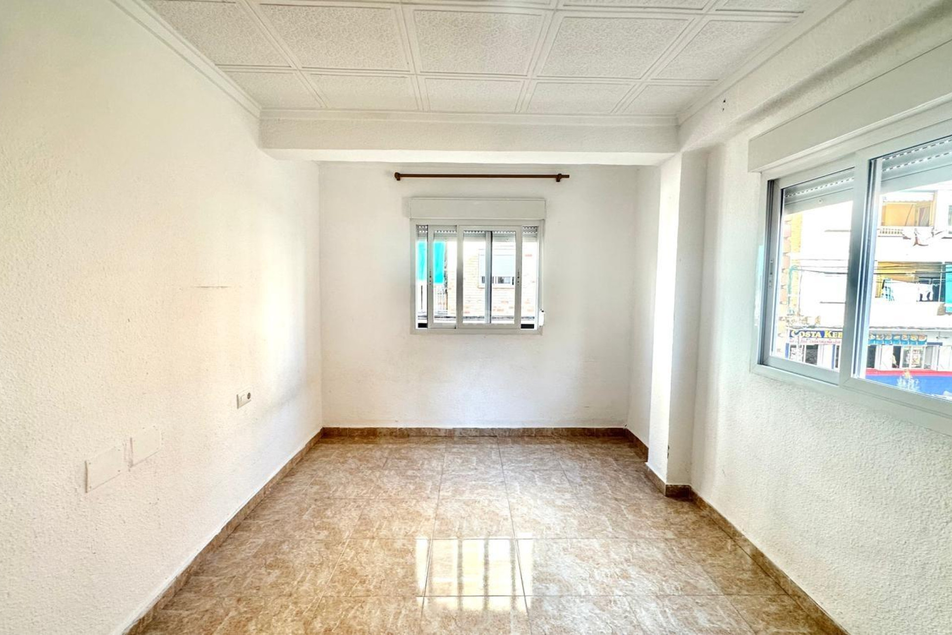 Resale - Apartment / flat - Torrevieja - Estacion De Autobuses