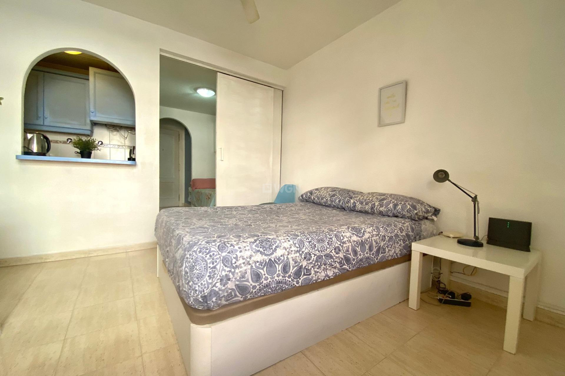 Resale - Apartment / flat - Torrevieja - Estacion De Autobuses