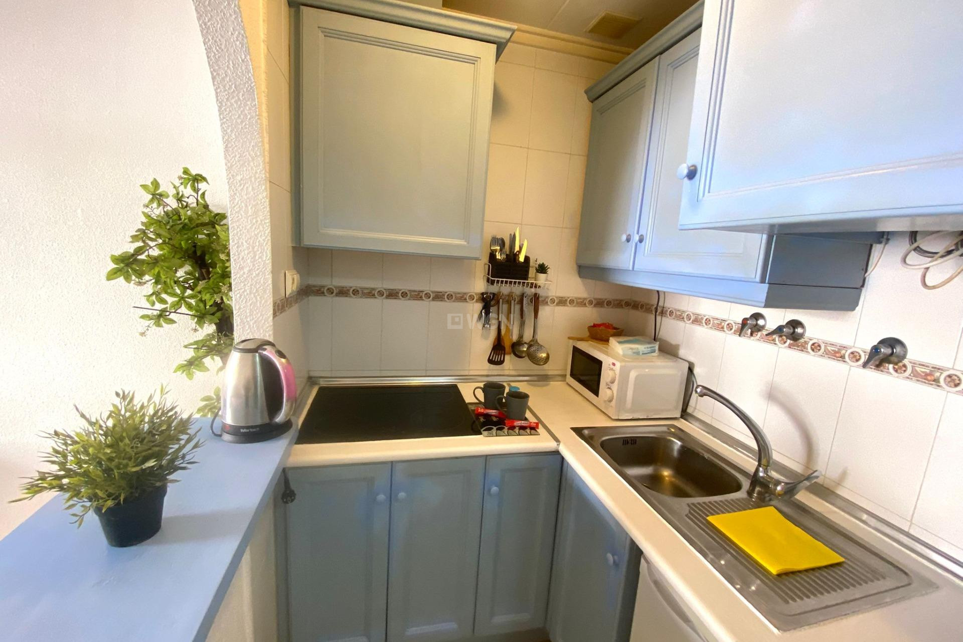 Resale - Apartment / flat - Torrevieja - Estacion De Autobuses