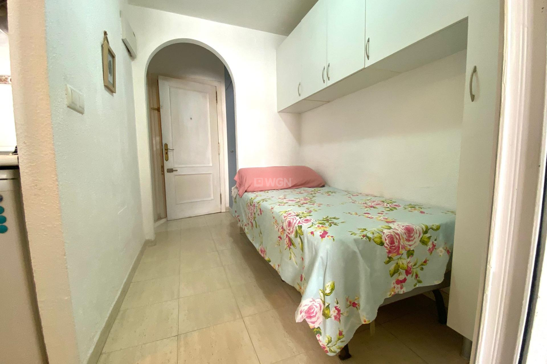 Resale - Apartment / flat - Torrevieja - Estacion De Autobuses