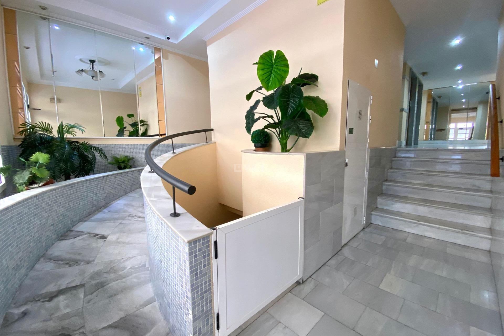 Resale - Apartment / flat - Torrevieja - Estacion De Autobuses