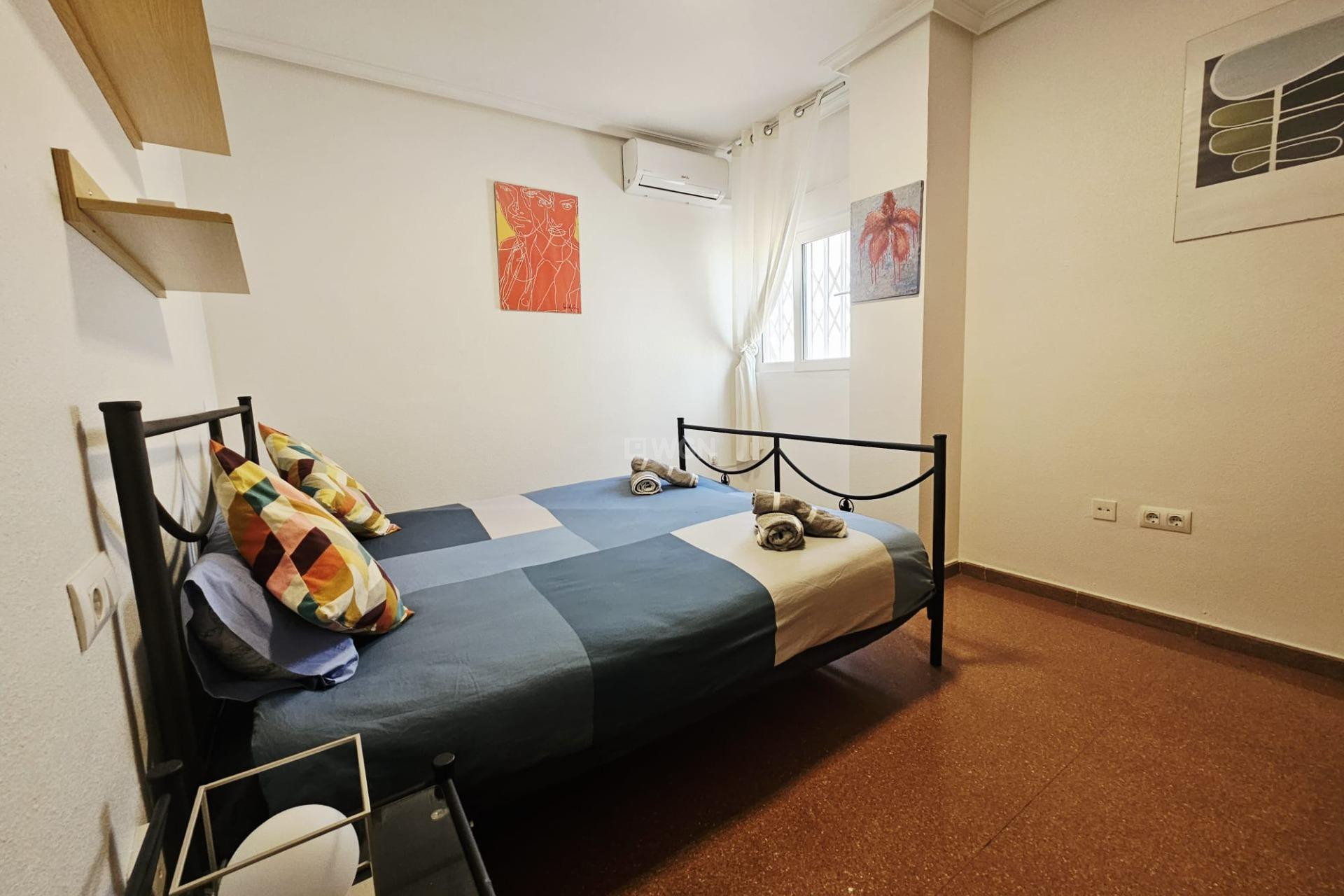 Resale - Apartment / flat - Torrevieja - Estacion De Autobuses