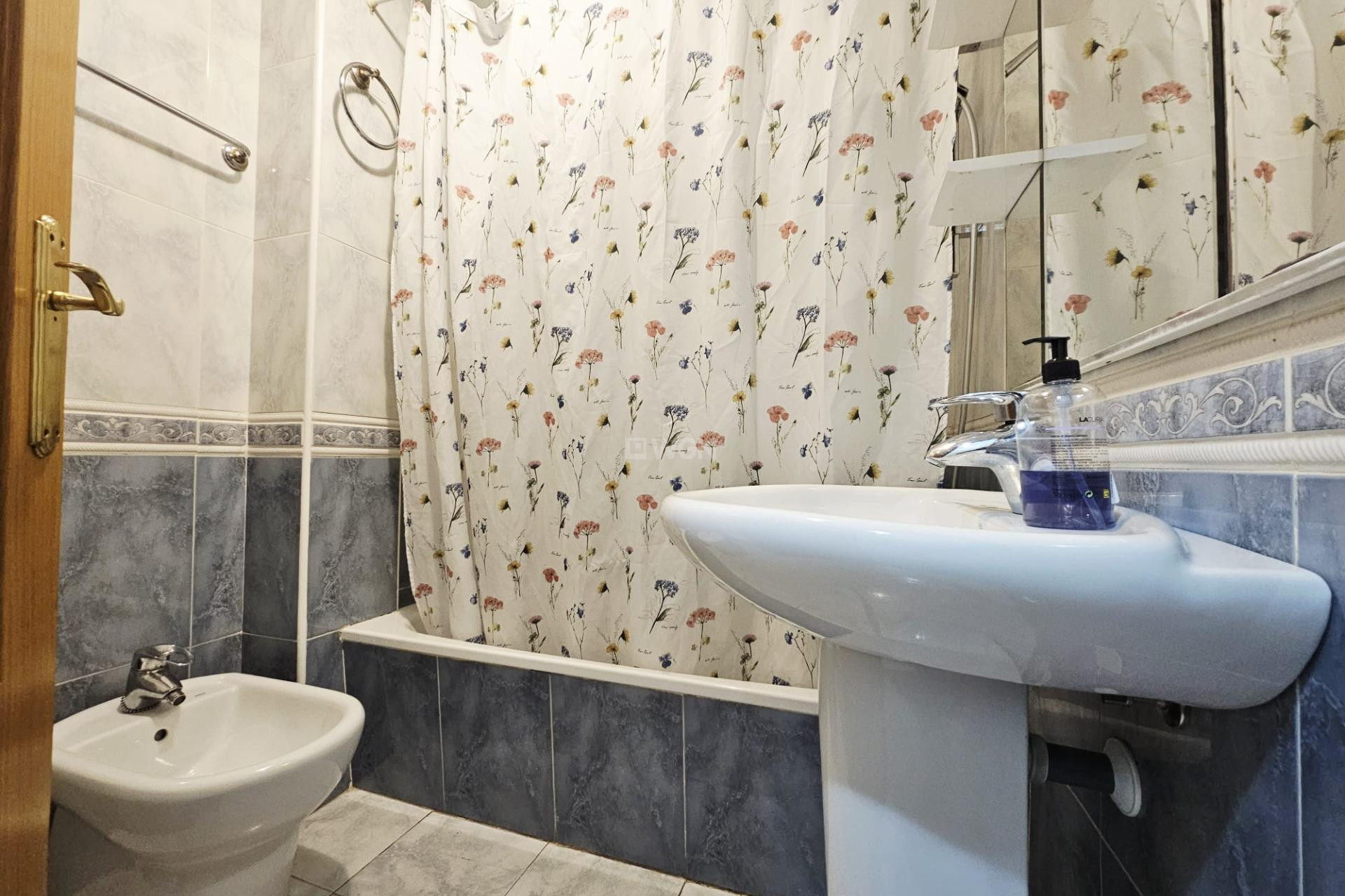 Resale - Apartment / flat - Torrevieja - Estacion De Autobuses